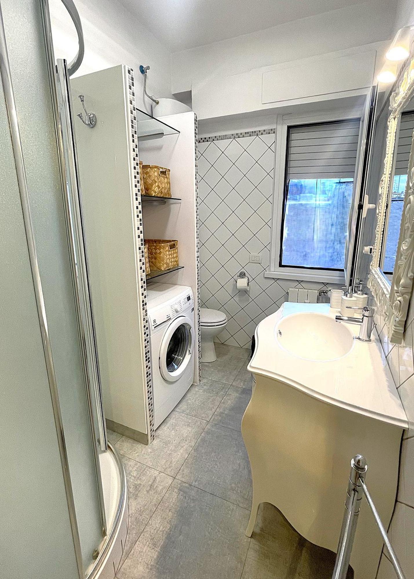 Appartamento La Casa Libre Metro A Colli Albani 350 M